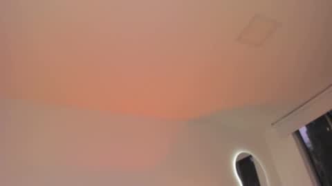 Leah online show from October 28, 5:52 pm