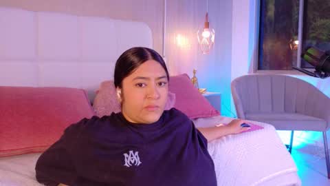 Snapshot of leah_bensoon chatting on September 12, 4:14 pm Leah online show from September 12, 4:14 pm