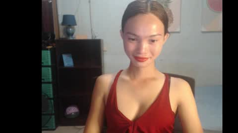 leah_fucker online show from September 15, 9:33 pm