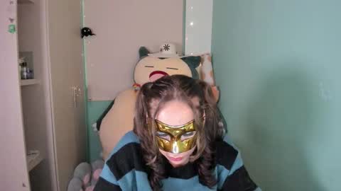 Laura online show from March 13, 6:09 pm