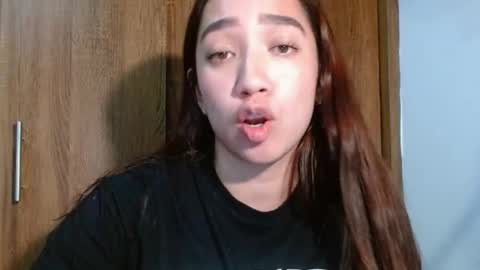 leanaalhub online show from April 29, 10:04 pm