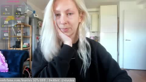 LeaVixx online show from April 10, 1:39 pm