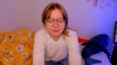 Ellie online show from October 4, 7:29 pm