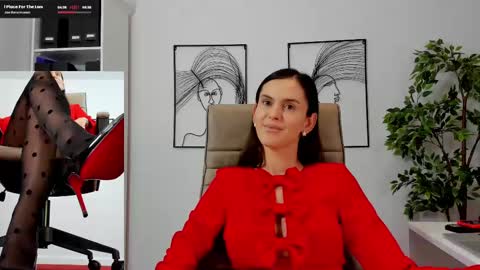 Elle  online show from February 28, 10:20 am