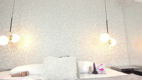 LEIGH ANGELS online show from August 4, 9:54 pm