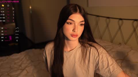 Leila online show from December 16, 11:33 am