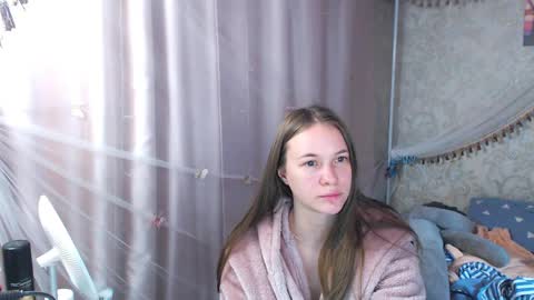 leila_bambi_ online show from June 8, 6:52 pm