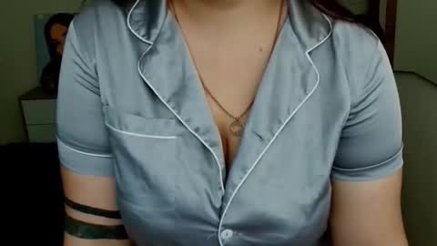 Leila online show from October 2, 7:35 am