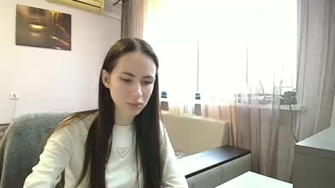 Snapshot of leila_monaco chatting on October 4, 8:31 am Leila online show from October 4, 8:31 am