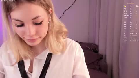 leilalafleur_ online show from July 7, 4:37 am