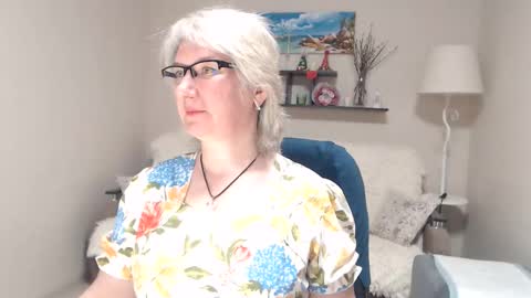 Leila Kinky online show from May 5, 5:32 am