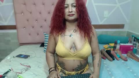 lena_lawson online show from November 7, 6:30 am