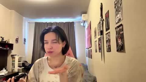 Kate online show from March 15, 8:05 am