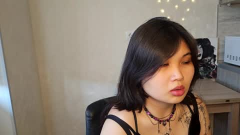 Min online show from April 27, 10:23 am