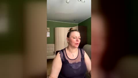 Leona tracie online show from June 17, 6:48 am