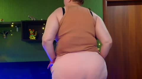 Leona tracie online show from May 2, 10:57 pm