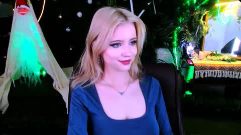 leonastone online show from December 18, 6:12 pm