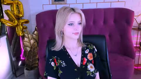 leonastone online show from October 30, 5:25 pm