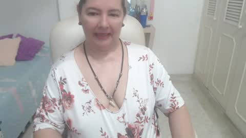 leonela   online show from July 16, 12:04 am