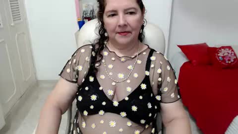 leonela   online show from June 12, 6:10 am