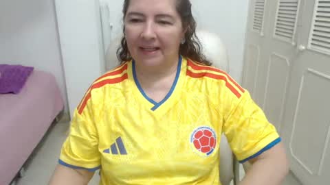 leonela   online show from July 4, 3:46 am