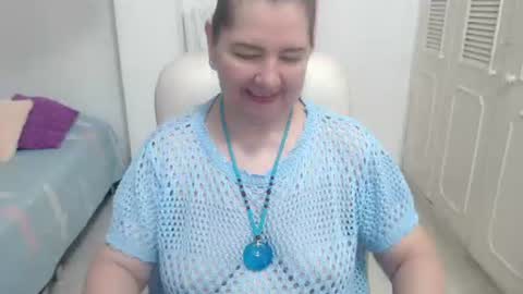 leonela   online show from July 11, 1:05 am