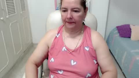leonela   online show from August 1, 12:45 am