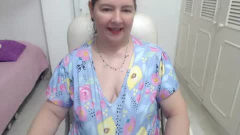 leonela   online show from July 3, 3:34 am