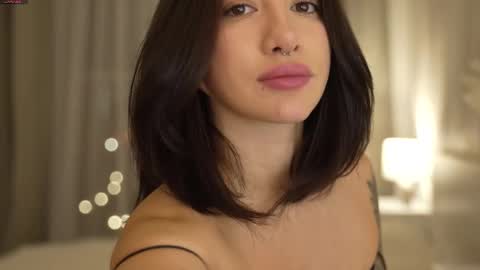 Leora online show from March 8, 5:09 pm