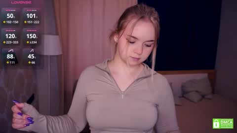 Hello everyone Im Lora Its my first day Were going to have fun together online show from October 23, 5:13 am