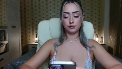 Snapshot of leslie_secret chatting on October 6, 9:41 pm leslie_secret online show from October 6, 9:41 pm