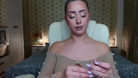 Snapshot of leslie_secret chatting on October 7, 9:52 pm leslie_secret online show from October 7, 9:52 pm