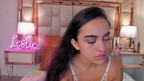 LeslieBush online show from November 14, 8:31 pm