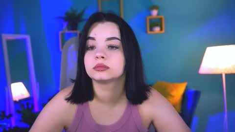 Snapshot of leslierowe chatting on October 5, 8:25 pm LeslieRowe online show from October 5, 8:25 pm