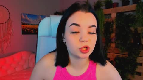 Snapshot of leslierowe chatting on September 25, 7:23 pm LeslieRowe online show from September 25, 7:23 pm