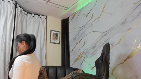 I am here from Monday to Friday from 730 am to 130 pm Colombia time and saturday from 500 am to 1000 am .... Soon Blue page online show from November 24, 11:01 am