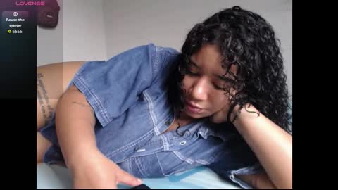 lesly online show from November 13, 7:35 pm