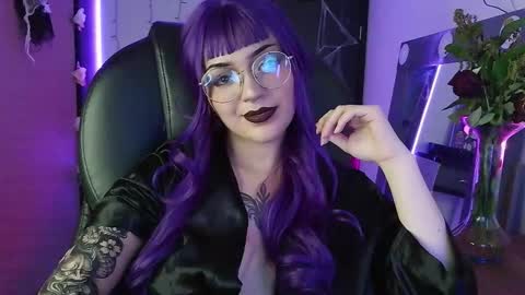 Less  online show from October 22, 6:13 pm