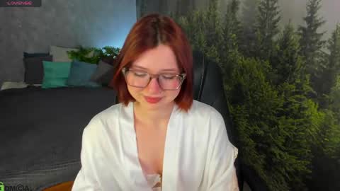 Lessi online show from May 3, 1:09 am