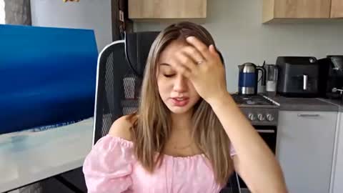 Emily online show from July 1, 11:10 am