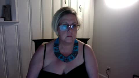 Kat Leandro online show from July 5, 4:30 am