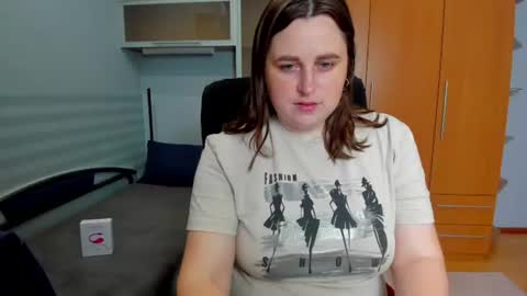 Naomi online show from June 18, 6:26 am