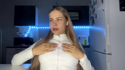 Kate online show from April 28, 3:27 pm