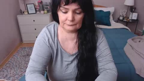 Mary online show from December 17, 1:48 pm