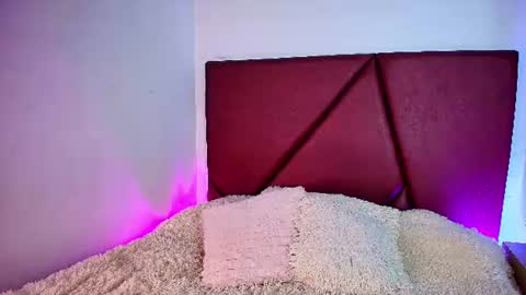 Lexi Howard  online show from July 15, 1:27 pm