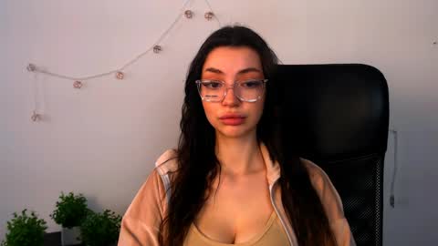Alexia online show from May 1, 12:30 pm