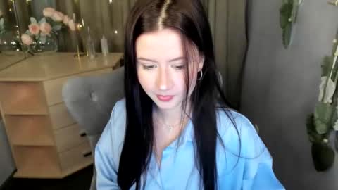 Vicki online show from March 14, 5:36 pm