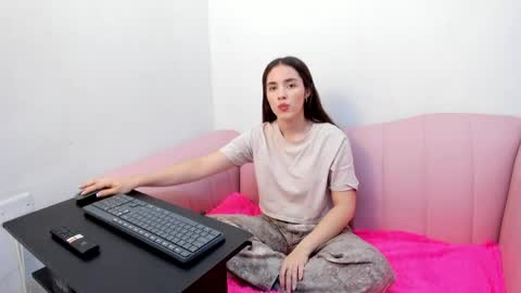 LexiCutee online show from May 9, 2:41 pm