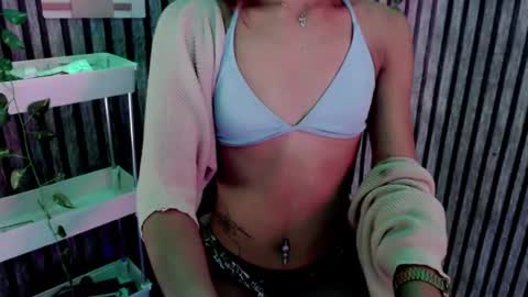 lexie_loveee online show from July 24, 9:11 pm