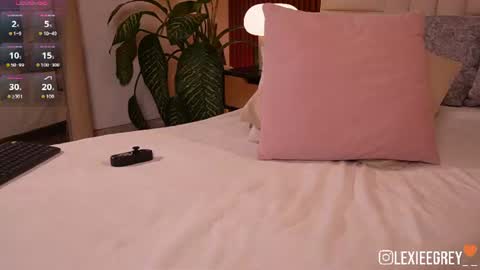 Lexie  online show from June 26, 1:12 pm
